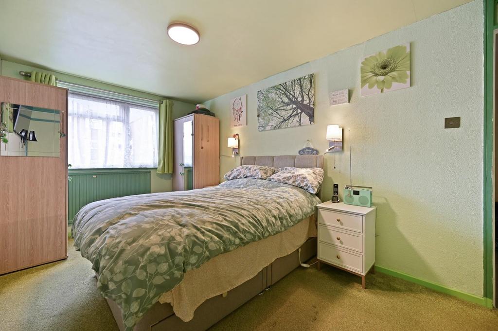Farrier Road - Bedroom A1 (1).jpg