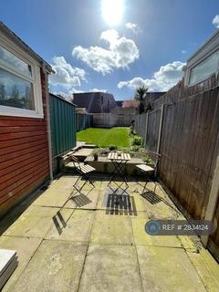 2 bedroom terraced house to rent, Castleton Road, London, SE9