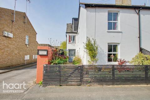 4 bedroom semi-detached house for sale, Watersplash Road, Shepperton