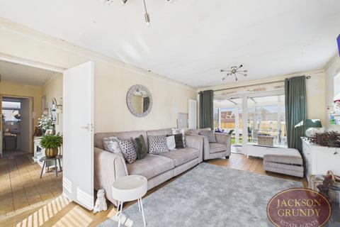 2 bedroom detached bungalow for sale, Watersmeet, Northampton, NN1 5SG