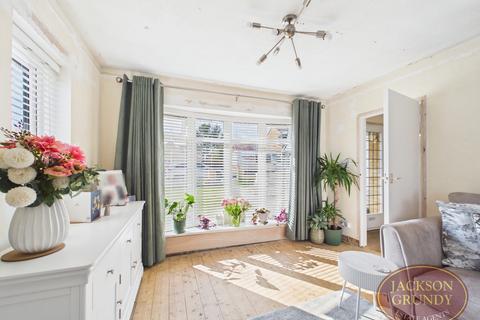 2 bedroom detached bungalow for sale, Watersmeet, Northampton, NN1 5SG
