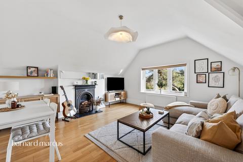 1 bedroom flat for sale, Upper Brighton Road, SURBITON