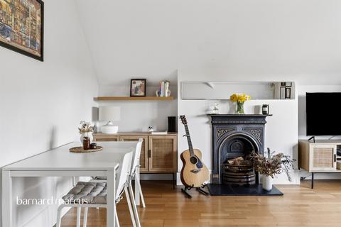 1 bedroom flat for sale, Upper Brighton Road, SURBITON