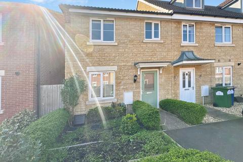 3 bedroom terraced house to rent, Fotescue Road, Bishops Cleeve, Cheltenham, GL52