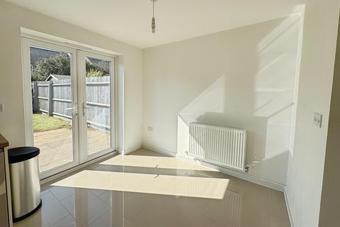 3 bedroom terraced house to rent, Fotescue Road, Bishops Cleeve, Cheltenham, GL52