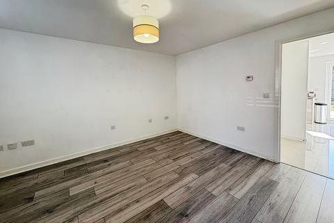 3 bedroom terraced house to rent, Fotescue Road, Bishops Cleeve, Cheltenham, GL52