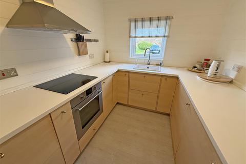 2 bedroom bungalow for sale, Walton Park, North Shields