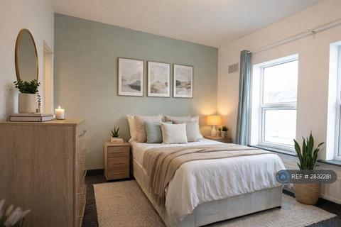 1 bedroom in a house share to rent, Grange Avenue, Reading, RG6