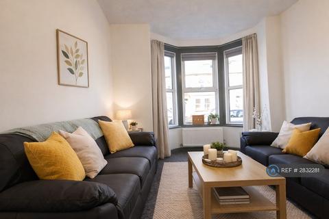 1 bedroom in a house share to rent, Grange Avenue, Reading, RG6