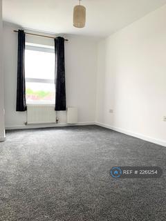 2 bedroom flat to rent, Queen Mary Avenue, London, E18