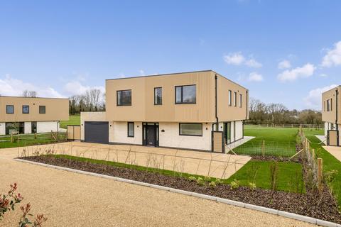 4 bedroom house for sale, Gibson House, Courtlands Park, Banstead, SM7