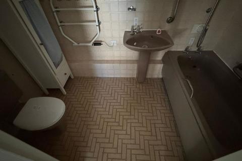 1 bedroom flat for sale, 22 Prospect Place, Epsom, Surrey, KT17 1JA