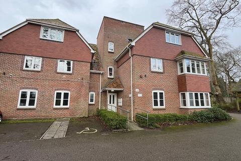 2 bedroom flat to rent, Bassett Green Road, SOUTHAMPTON