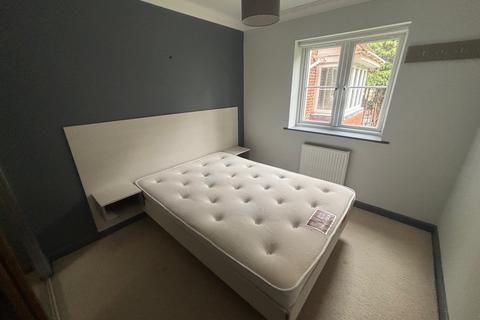 2 bedroom flat to rent, Bassett Green Road, SOUTHAMPTON