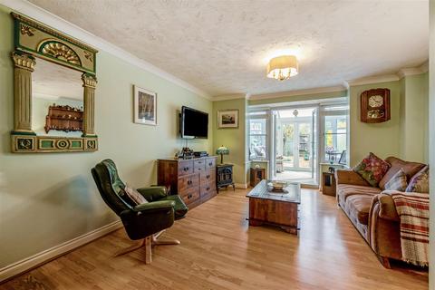 3 bedroom terraced house for sale, Hibiscus Crescent, Andover