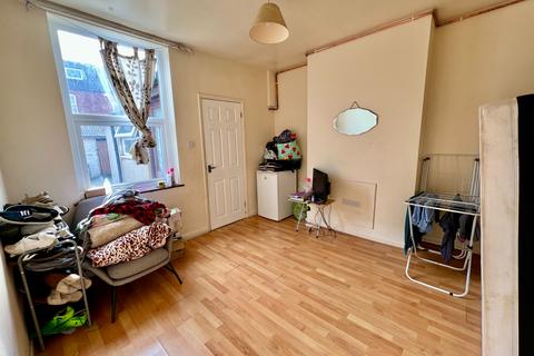 undefined, College Street, Grantham, NG31
