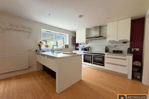 undefined, Rhododendron Avenue, Meopham DA13