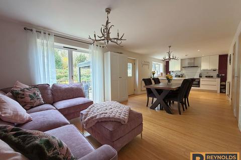 undefined, Rhododendron Avenue, Meopham DA13