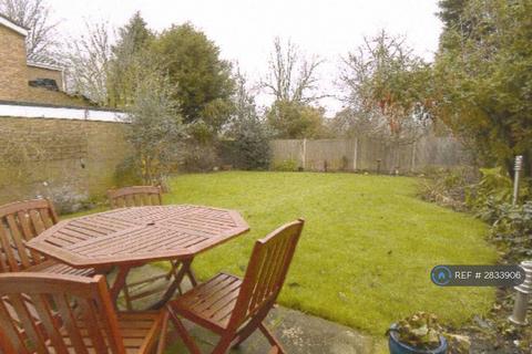 undefined, Alleyn Park, London, SE21
