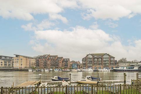 2 bedroom flat to rent, Steadfast Road, Kingston Upon Thames KT1