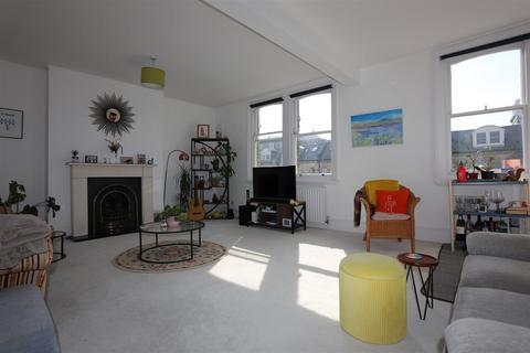 2 bedroom maisonette to rent, Tisbury Road, Hove