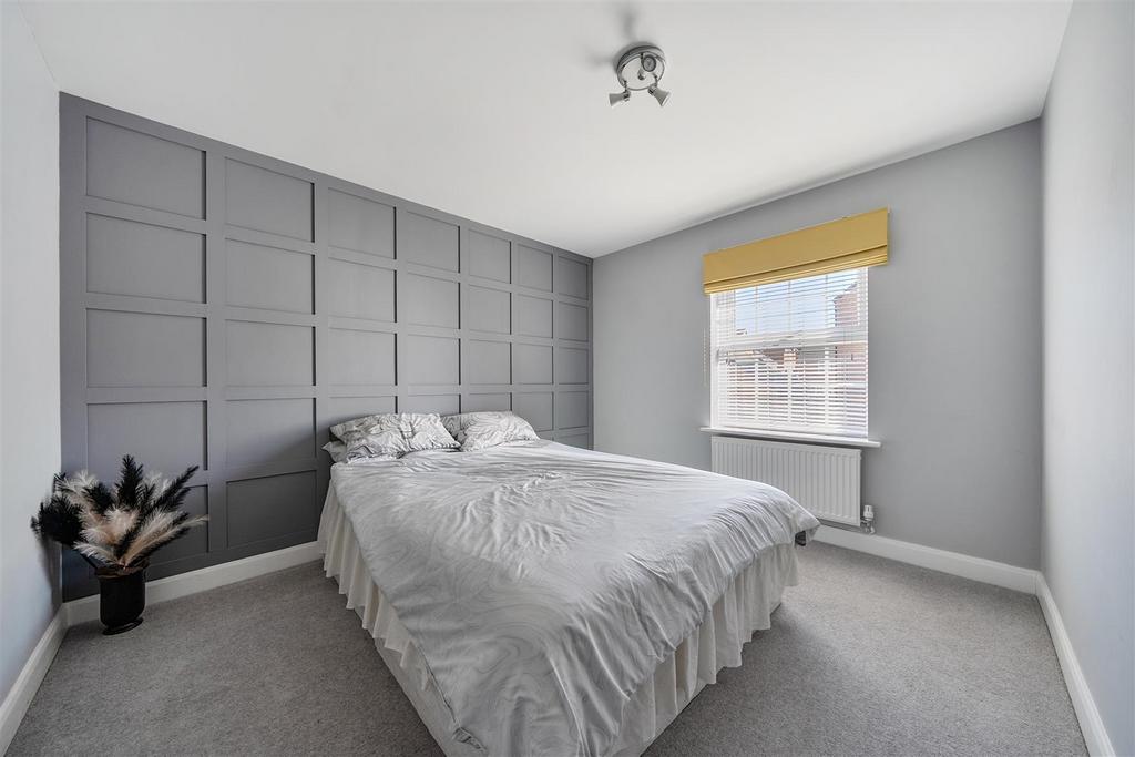 Bed 33.jpg