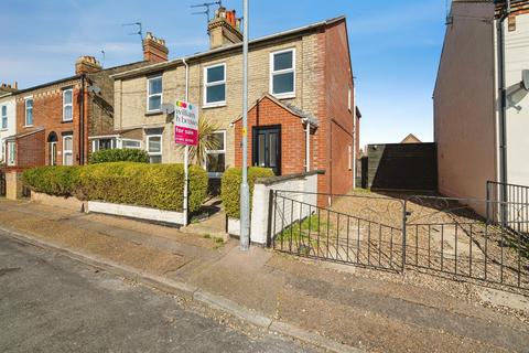 3 bedroom terraced house for sale, Stradbroke Road, Gorleston, Great Yarmouth
