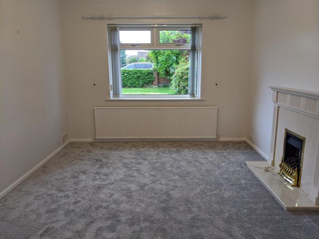 62 Derby- Living room.jpeg