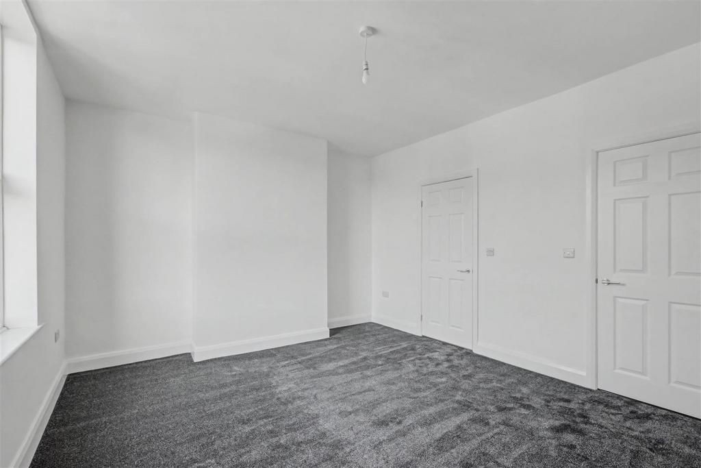 Bedroom 1 2.jpeg