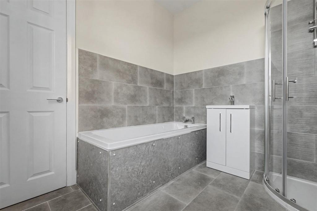 Bathroom 2.jpeg