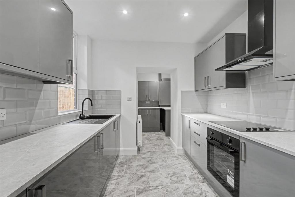 Kitchen 1.jpeg
