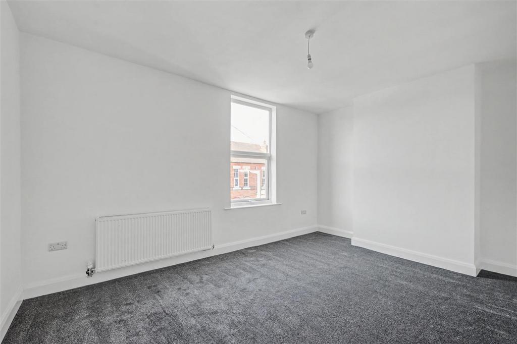 Bedroom 1 1.jpeg