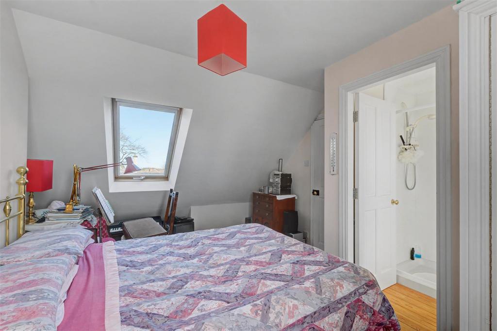 Bedroom 4 2.jpeg