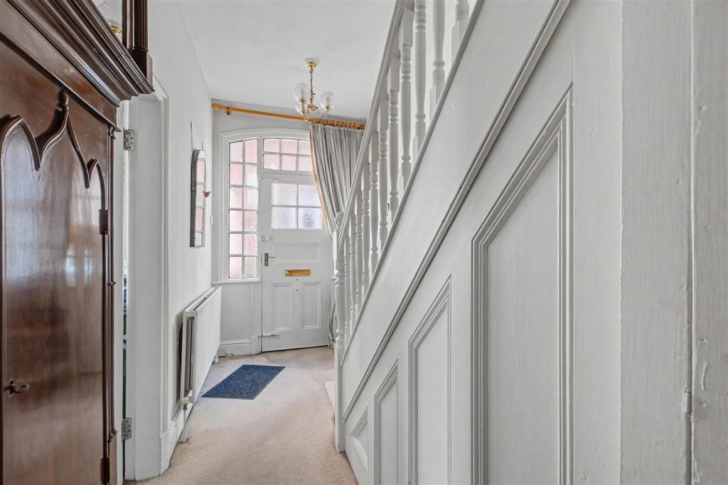 Hallway 1.jpeg