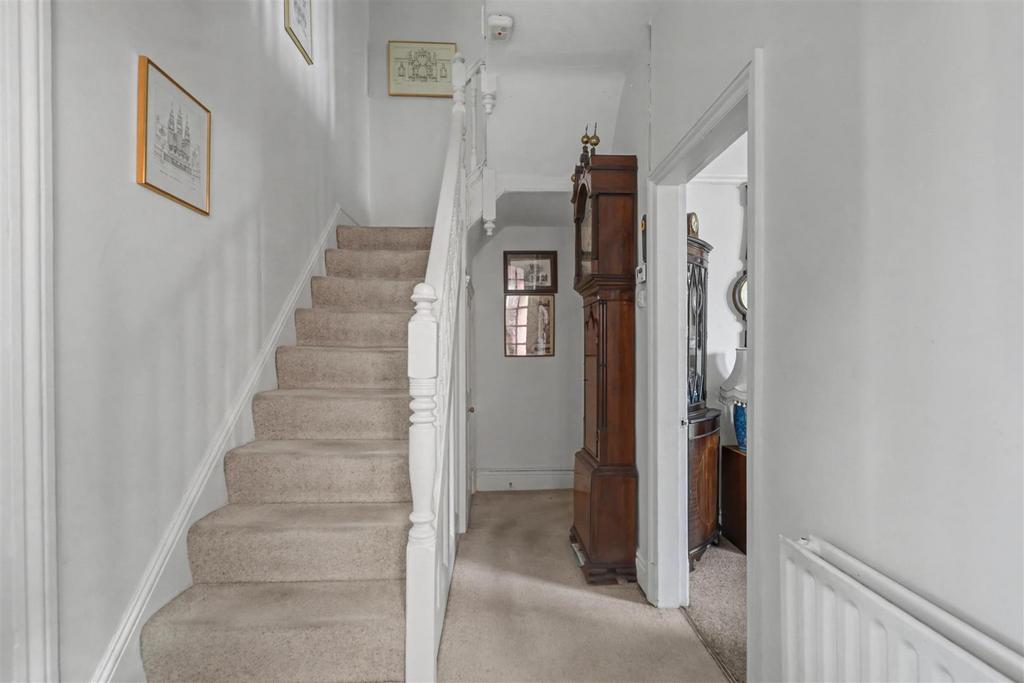 Hallway 2.jpeg