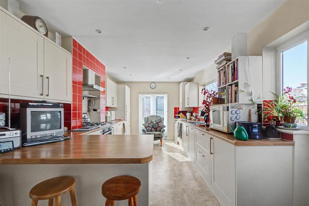 Kitchen 1.jpeg