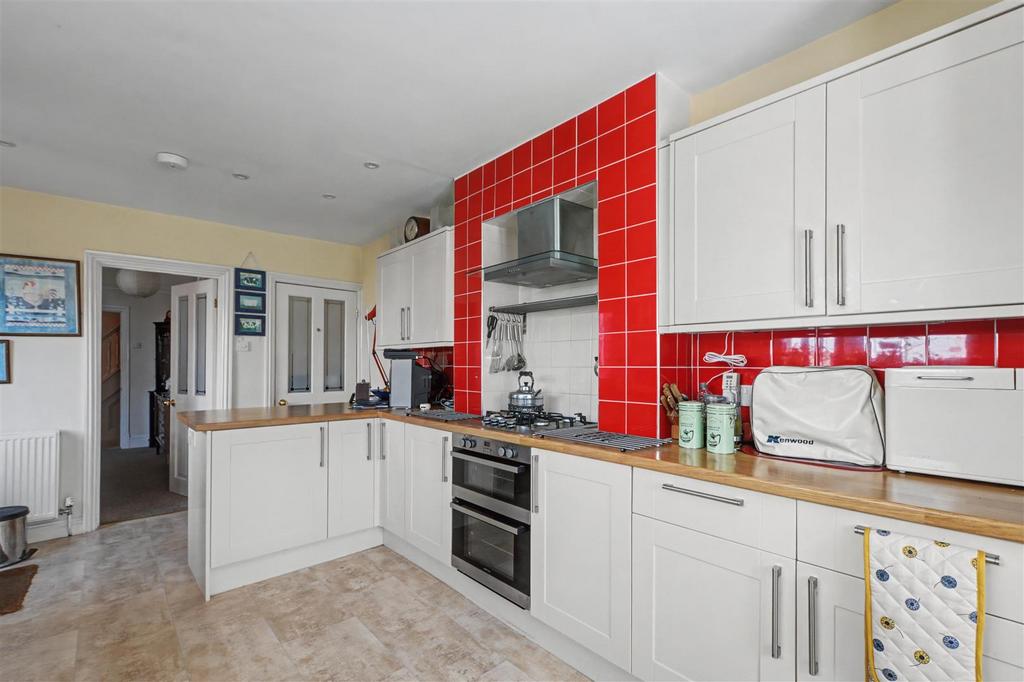 Kitchen 3.jpeg