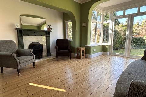 4 bedroom detached house for sale, Kings Close, Bramhall