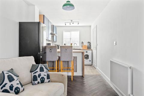2 bedroom end of terrace house for sale, Angelica Avenue, Stotfold SG5 4HH