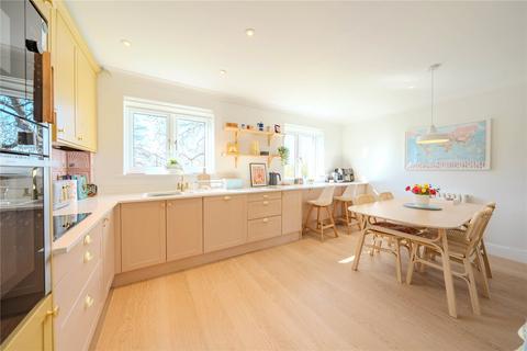 4 bedroom terraced house for sale, Pennythorne Drive, Yeadon, Leeds, West Yorkshire