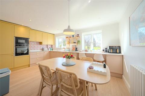 4 bedroom terraced house for sale, Pennythorne Drive, Yeadon, Leeds, West Yorkshire