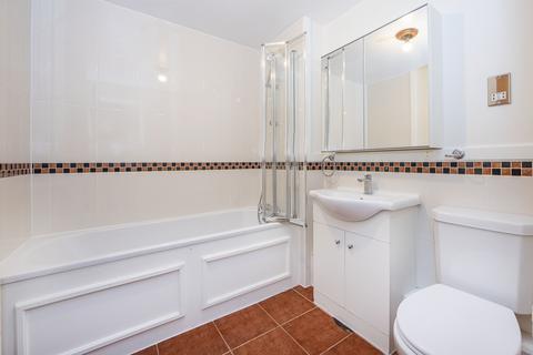 2 bedroom apartment to rent, Jerome Place Kingston upon Thames KT1
