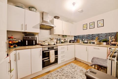 1 bedroom flat for sale, Canterbury House, 1 Honour Gardens, Dagenham, RM8