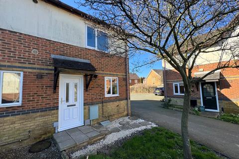 2 bedroom equestrian property to rent, Woodcock Gardens, Hawkinge, FOLKESTONE
