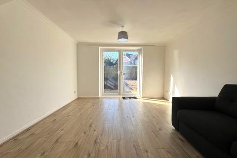 2 bedroom equestrian property to rent, Woodcock Gardens, Hawkinge, FOLKESTONE