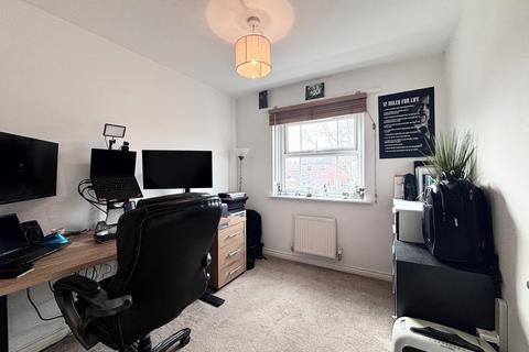 3 bedroom semi-detached house to rent, Milford Place, Fairford Leys, Aylesbury