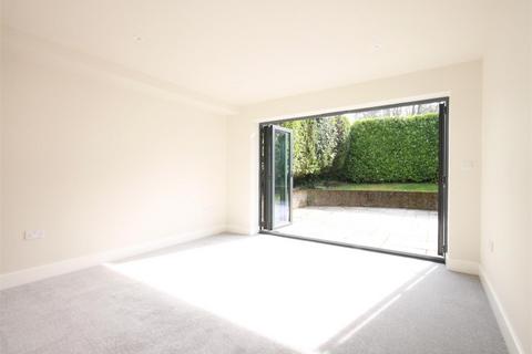 2 bedroom apartment to rent, GUILDFORD ROAD, BOOKHAM, KT23