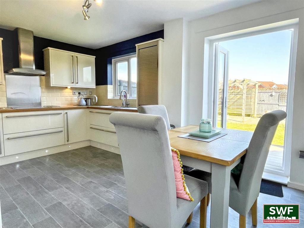 Kitchen6.jpg