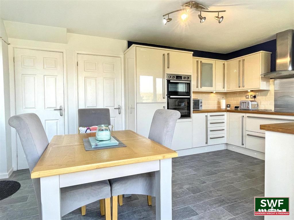 Kitchen4.jpg