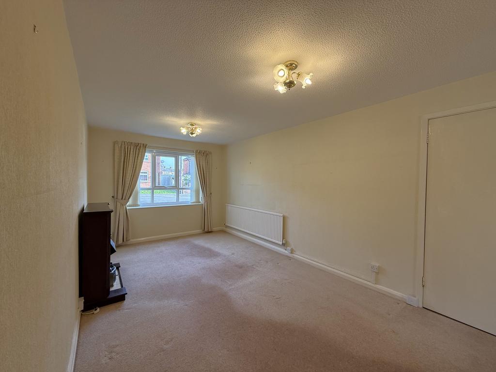 50 Bramwell St living 4.jpeg